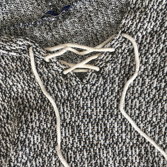 Top With Hoodie - Picture 3 of 7